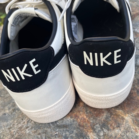 Nike Men's Cream and Black Sneakers - Picture 5 of 12
